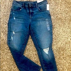 Maurices jeans distressed high-rise jean, NWT, Vintage skinny 10 short